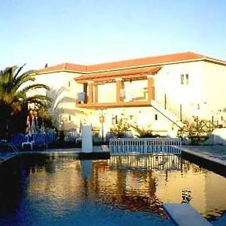 Oasis Hotell 2*